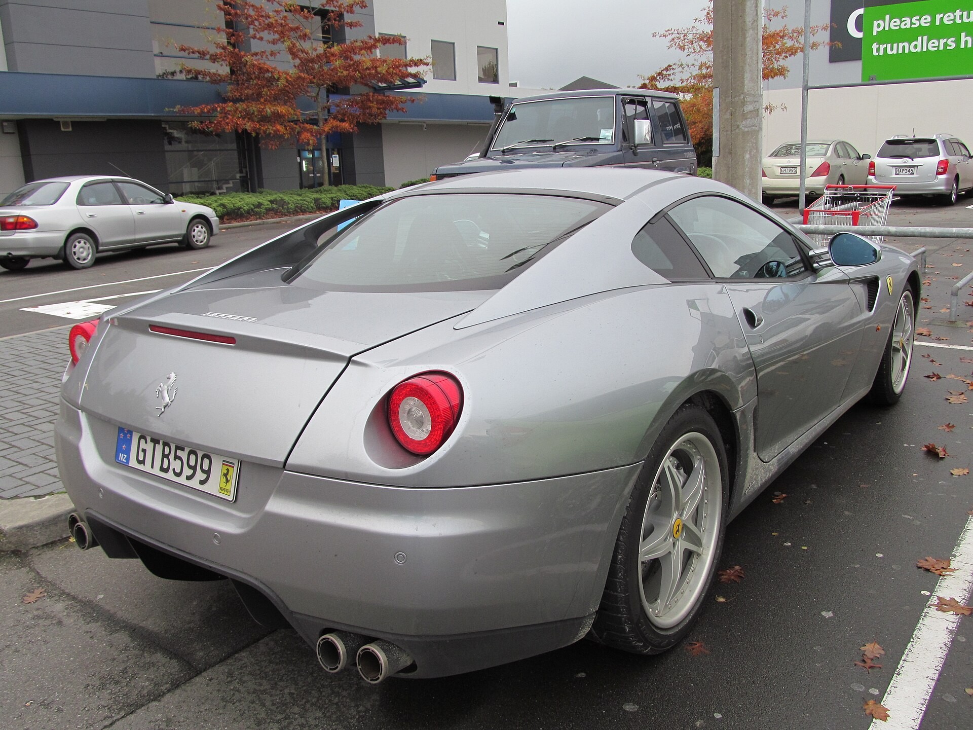 Конструкторы Ferrari сорвали крышу с 599 GTB Fiorano